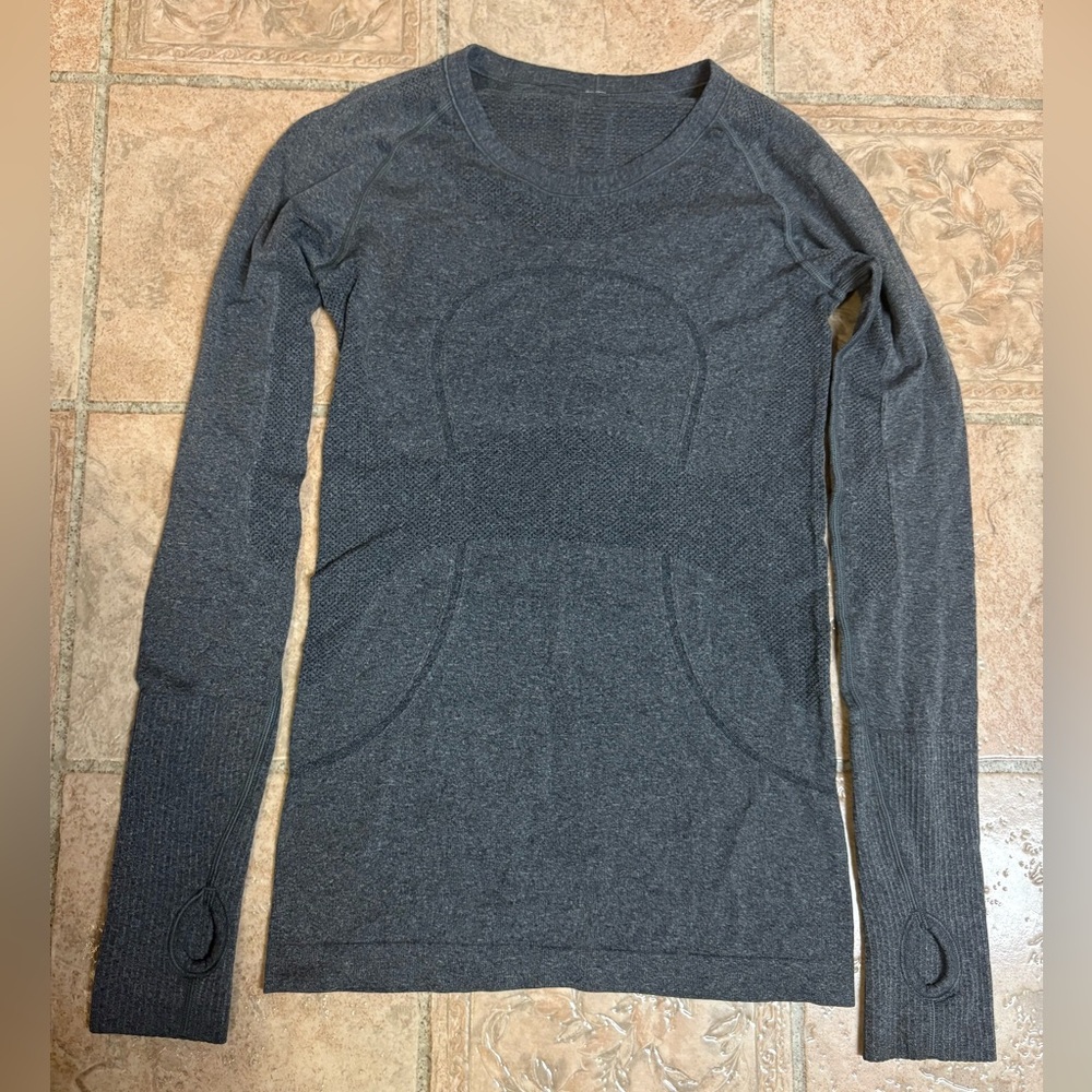 Lululemon Swiftly Tech long sleeve shirt
